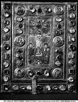 Images Dated 4th January 2013: Staurotheque of the Holy Cross, in the Treasury of St. Mark's Basilica in Venice