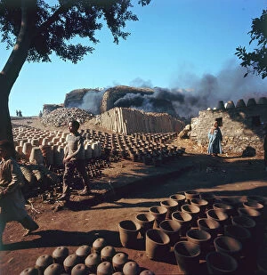 Images Dated 17th October 2011: Upper Egypt: ovens and storage vessels in a village along the banks of the Nile