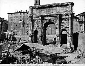 Related Images Collection: View of the Arch of Septimius Severus and, in the foreground