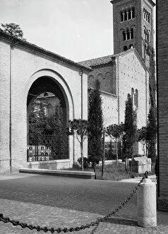 Images Dated 23rd July 2009: View of Braccioforte's grave adjacent to the San Francesco Basilica, Ravenna