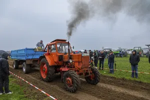 Classic Car Show Prints: Tractor Pulling