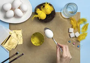Chick From Eggs Tutorial Prints: How to make a chick from eggs for Easter decor