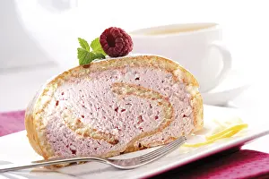 Sweet Dessert Table Prints: Raspberry spongecake roll