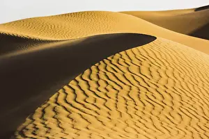 Empty Quarter UAE Prints: Shapes, structures and patterns