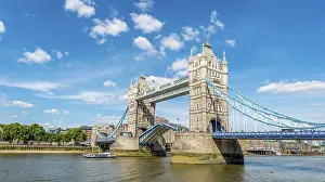 Historic Bridges UK Prints: Tower Bridge over the Thames, Southwark