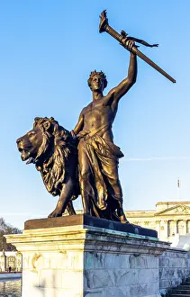 Prints of Victoria Memorial, Buckingham Palace, St James's Park, London, England, United Kingdom Victoria Memorial, Buckingham Palace, St James's Park, London, England, United Kingdom Palace Prints: Victoria Memorial Print, Buckingham Palace, London