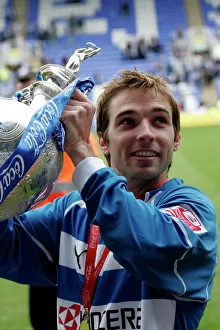 <b class=qtipBold><figcaption>Bobby Convey and Trophy</figcaption></b><br><br><em>© Reading FC & Gary Hynard 2006 - All Rights Reserved</em> Bobby Convey and Trophy