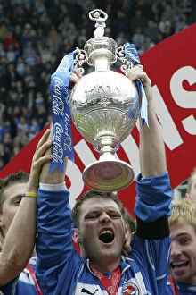 Images Dated 2nd May 2006: Reading FC's Triumphant Moment: Murty Lifts the Championship Trophy