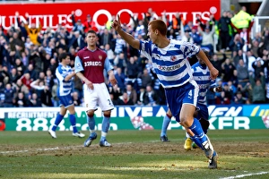 Steve Sidwell celebrates scoring his first goal Steve Sidwell celebrates scoring his first goal