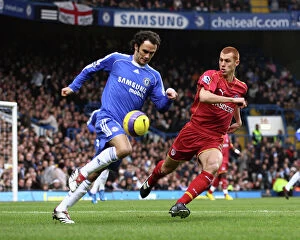 Images Dated 27th December 2006: Steve Sidwell chases down Ricardo Carvalho as he tries to clear the ball