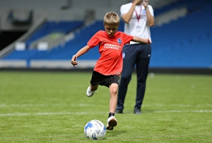 <b class=qtipBold><figcaption>Young Seagulls Open Training Session</figcaption></b><br>Young Seagulls Open Training Session 31st July 2015. Albion fans, penalty shootout with Capser Ankergren<br><em>© ©Brighton and Hove Albion</em> Young Seagulls Open Training Session