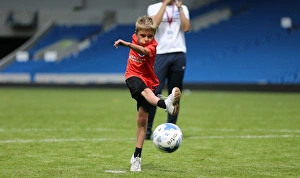 <b class=qtipBold><figcaption>Young Seagulls Open Training Session</figcaption></b><br>Young Seagulls Open Training Session 31st July 2015. Albion fans, penalty shootout with Capser Ankergren<br><em>© ©Brighton and Hove Albion</em> Young Seagulls Open Training Session