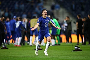 Champions League 2021 Final - Porto Collection: Cesar Azpilicueta Celebrates with Fans: Manchester City vs Chelsea - UEFA Champions League Final